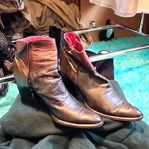 Claudia Ciuti ankle boots